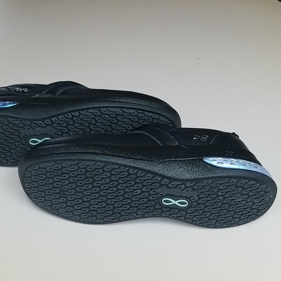 Infinity by Cherokee Stride Clog size 8 - Picture 4 of 6